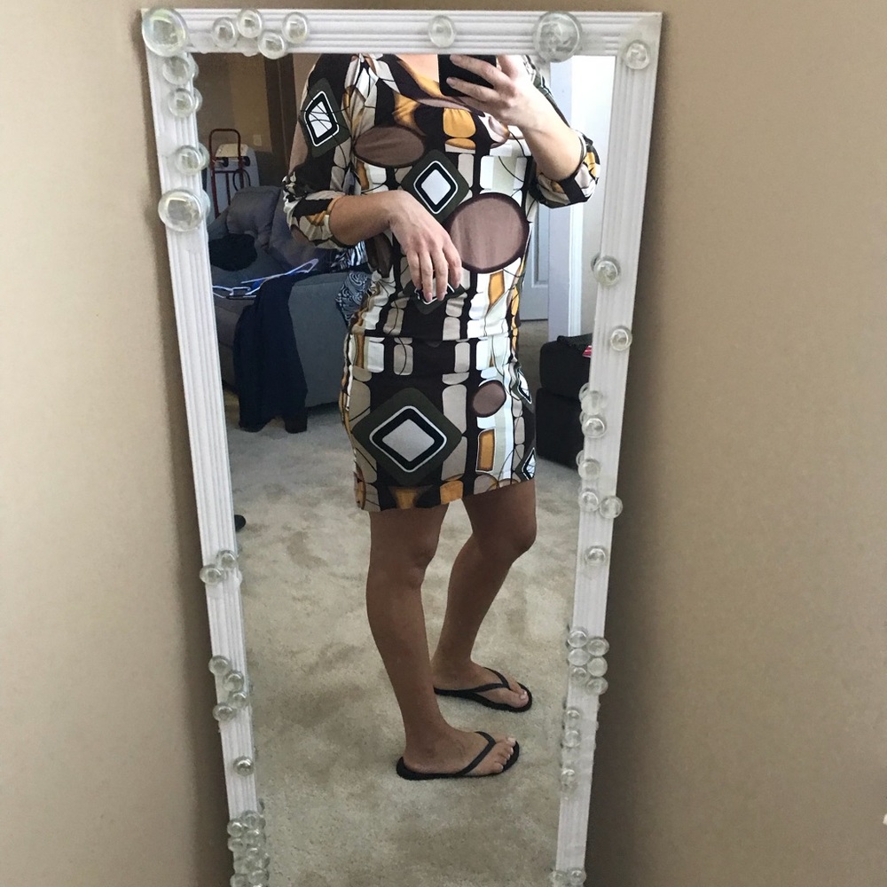 Dresses - Picture 4 of 6
